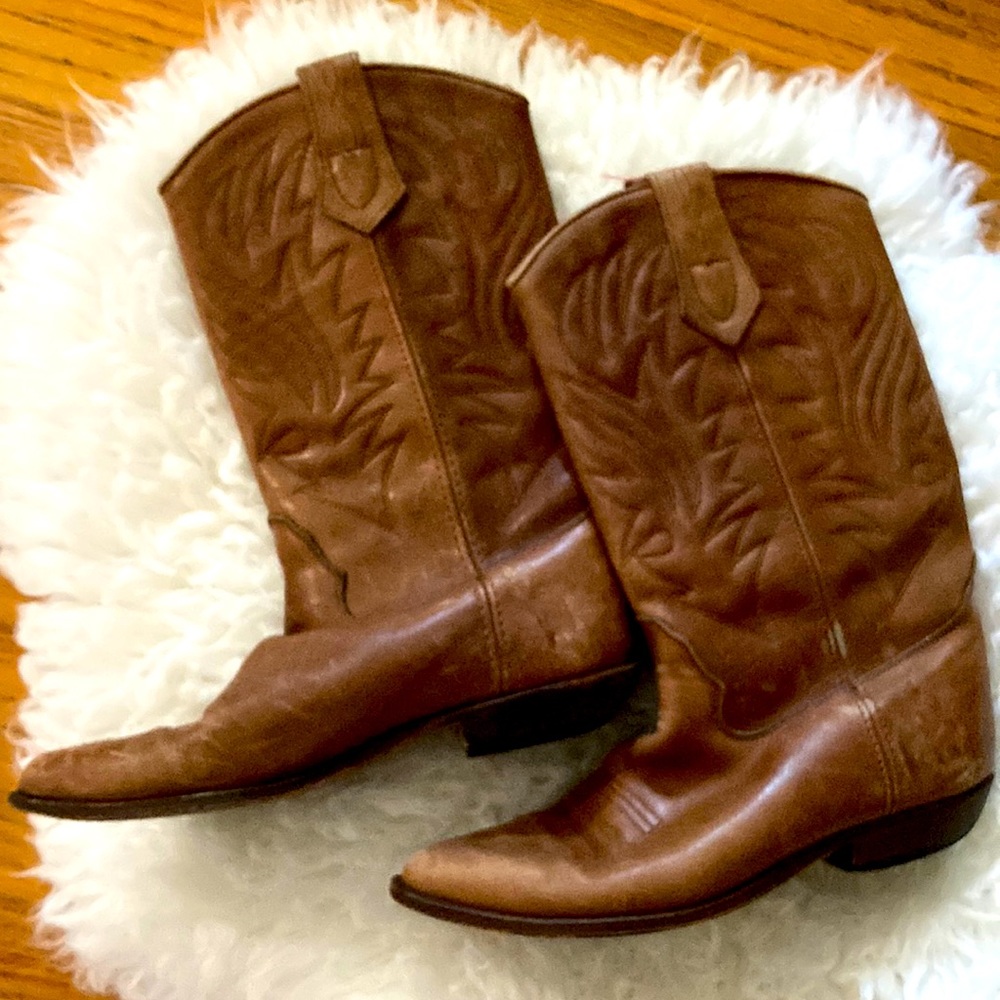 Cute vintage cowgirl boots!👢